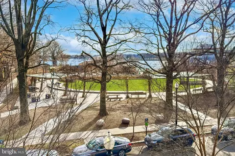 525 Water St SW #319, Washington, DC 20024