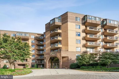 2111 Wisconsin Ave NW #409, Washington, DC 20007