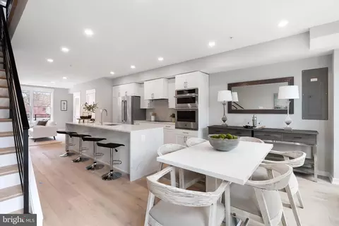 414 D St SE #A, Washington, DC 20003