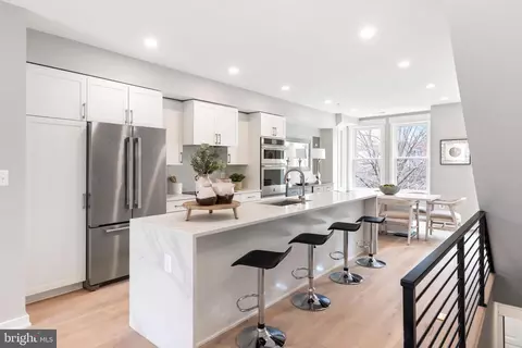 414 D St SE #A, Washington, DC 20003 photo 7