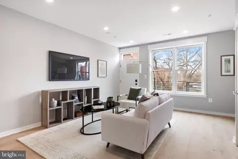 414 D St SE #A, Washington, DC 20003 photo 13