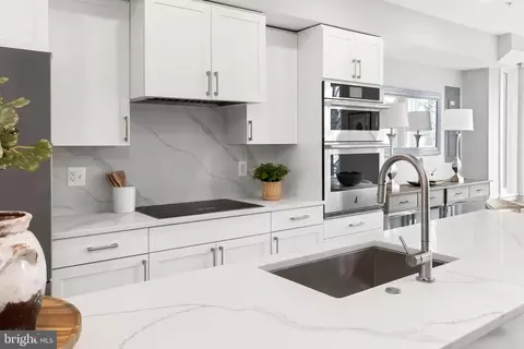 414 D St SE #A, Washington, DC 20003 photo 3