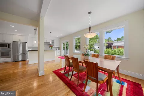 2811 35th St NW, Washington, DC 20007 photo 8