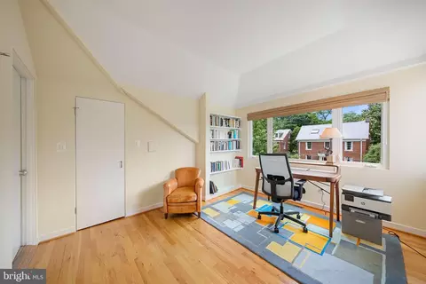 2811 35th St NW, Washington, DC 20007 photo 18
