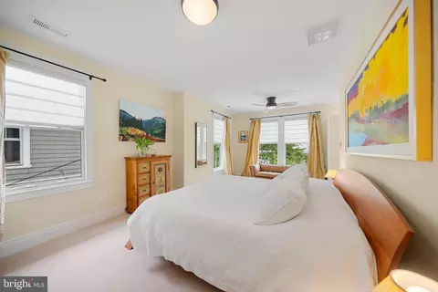 2811 35th St NW, Washington, DC 20007 photo 15
