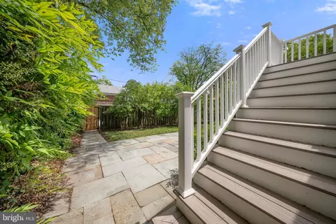 2811 35th St NW, Washington, DC 20007 photo 24