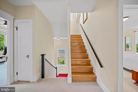 2811 35th St NW, Washington, DC 20007 photo 17