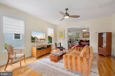 2811 35th St NW, Washington, DC 20007 photo 6
