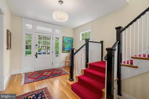 2811 35th St NW, Washington, DC 20007 photo 3
