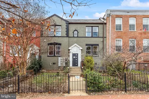 719 12th St SE #2, Washington, DC 20003