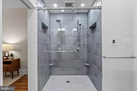 2840 27th St NW, Washington, DC 20008 photo 25