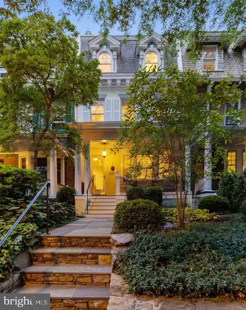 2840 27th St NW, Washington, DC 20008