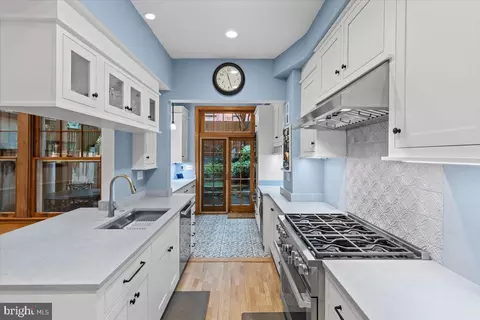 2840 27th St NW, Washington, DC 20008 photo 17