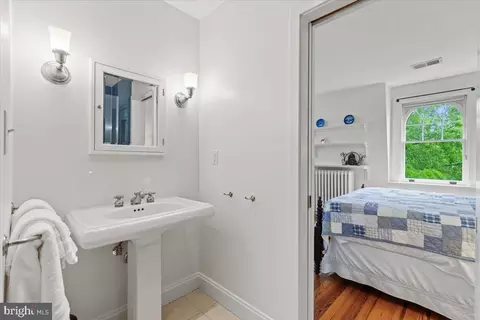 2840 27th St NW, Washington, DC 20008 photo 37
