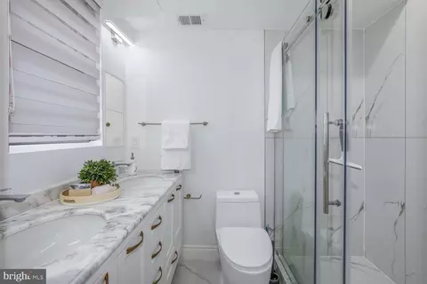 Bath - 317 3rd St SE #26, Washington, DC 20003 photo 2 of 4