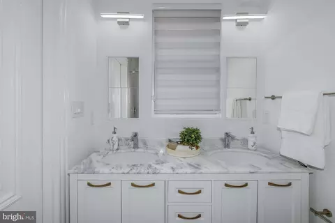 Bath - 317 3rd St SE #26, Washington, DC 20003 photo 3 of 4