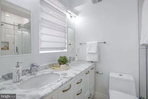Bath - 317 3rd St SE #26, Washington, DC 20003 photo 4 of 4