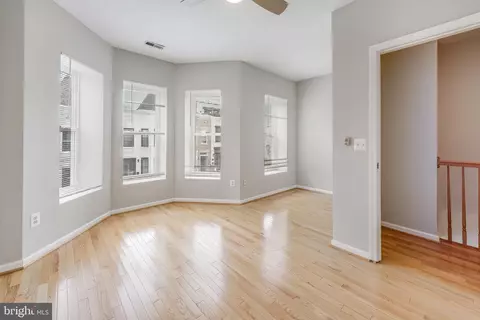 Living - 27 Todd Pl NE, Washington, DC 20002 photo 5 of 7