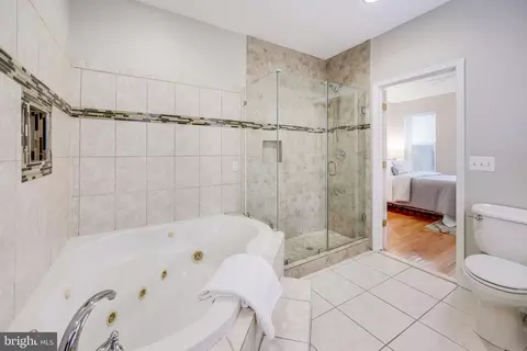 Bath - 27 Todd Pl NE, Washington, DC 20002 photo 3 of 7