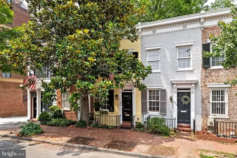 1020 29th St NW, Washington, DC 20007