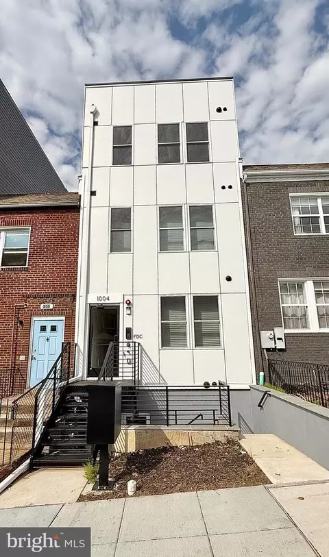 1004 18th St NE #6, Washington, DC 20002