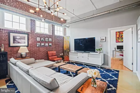 Living - 440 12th St NE #8, Washington, DC 20002 photo 1 of 2