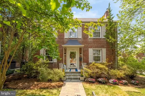 3520 28th St NE, Washington, DC 20018