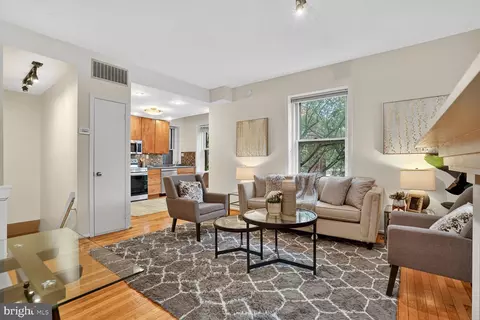 1935 17th St NW #4, Washington, DC 20009