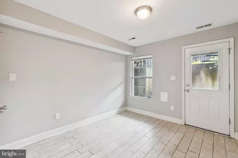1332 Levis St NE, Washington, DC 20002 photo 31