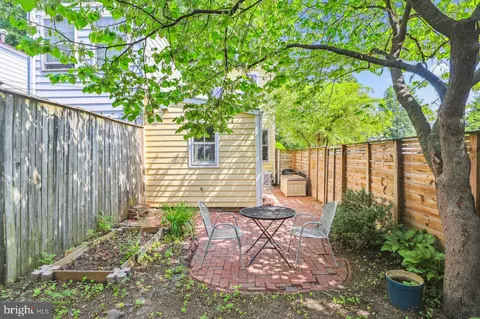 Exterior - 927 G St SE, Washington, DC 20003 photo 4 of 6