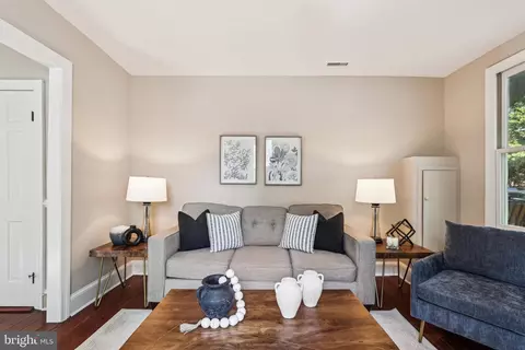 Other - 927 G St SE, Washington, DC 20003 photo 2 of 9