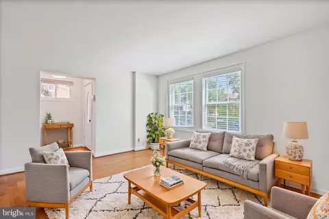 5520 Chillum Pl NE, Washington, DC 20011