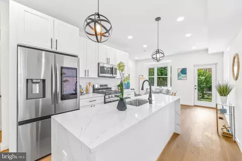 713 Tewkesbury Pl NW, Washington, DC 20012