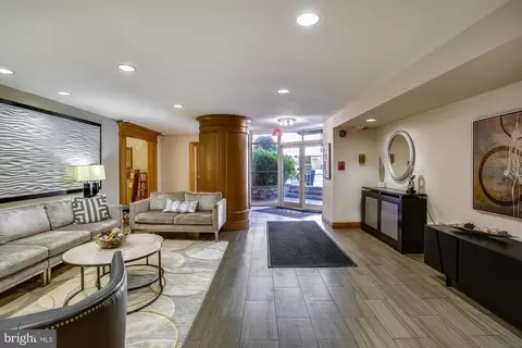 3900 Tunlaw Rd NW #118, Washington, DC 20007