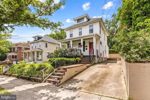 3010 26th St NE, Washington, DC 20018