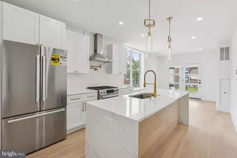 636 Edgewood St NE #B, Washington, DC 20017