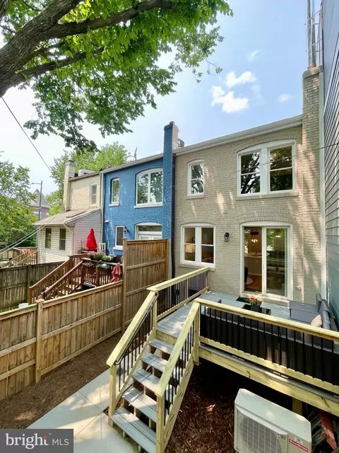 Exterior - 1505 E Street St SE, Washington, DC 20003 photo 4 of 8