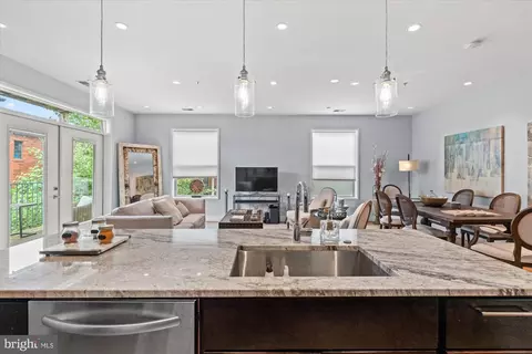 610 Newton Pl NW #8, Washington, DC 20010