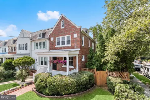 3822 Benton St NW, Washington, DC 20007