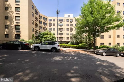 1801 Clydesdale Pl NW #212, Washington, DC 20009