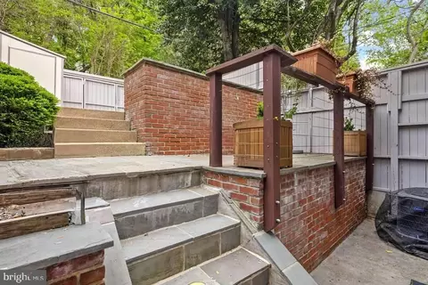 Exterior - 2009 37th St NW, Washington, DC 20007 photo 1 of 7