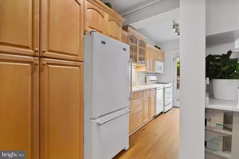 Kitchen - 2009 37th St NW, Washington, DC 20007 photo 2 of 4