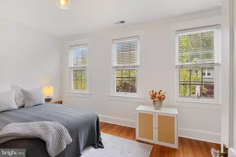 Bedroom - 2009 37th St NW, Washington, DC 20007 photo 4 of 6