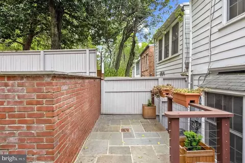 Exterior - 2009 37th St NW, Washington, DC 20007 photo 2 of 7