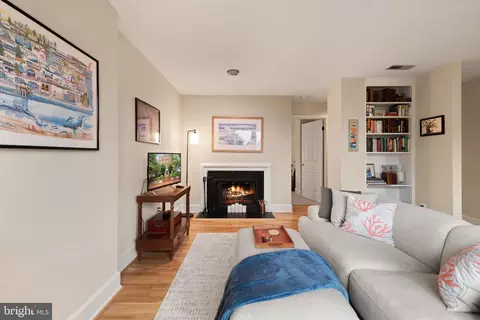 317 10th St NE #13, Washington, DC 20002 photo 7