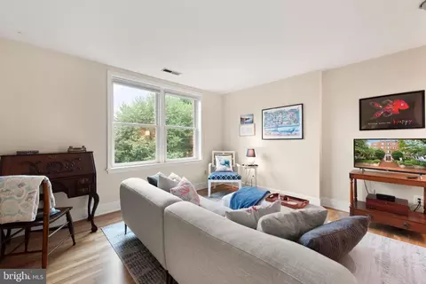 317 10th St NE #13, Washington, DC 20002 photo 9
