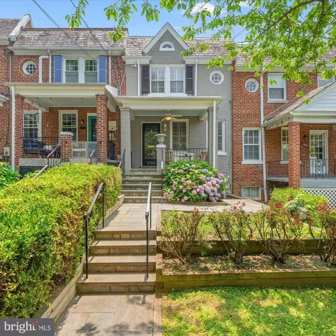 3754 W Street St NW, Washington, DC 20007