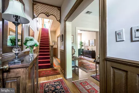 244 8th St SE, Washington, DC 20003 photo 4