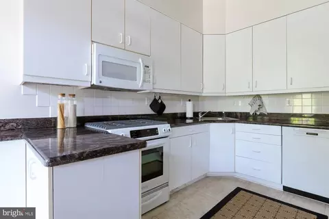 244 8th St SE, Washington, DC 20003 photo 17