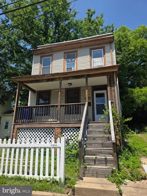 5428 Hunt Pl NE, Washington, DC 20019